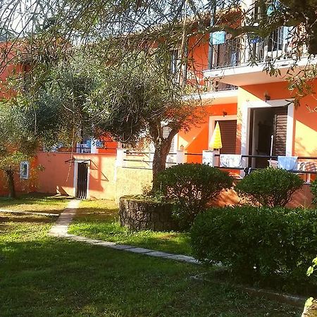Sofia Apartments Μπούκαρι Εξωτερικό φωτογραφία