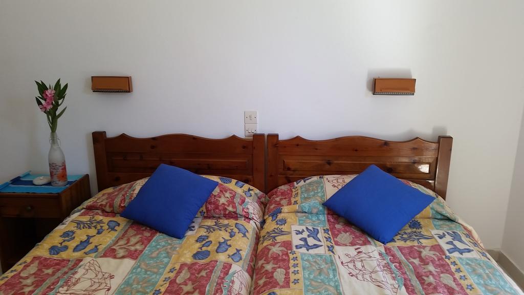 Sofia Apartments Μπούκαρι Δωμάτιο φωτογραφία