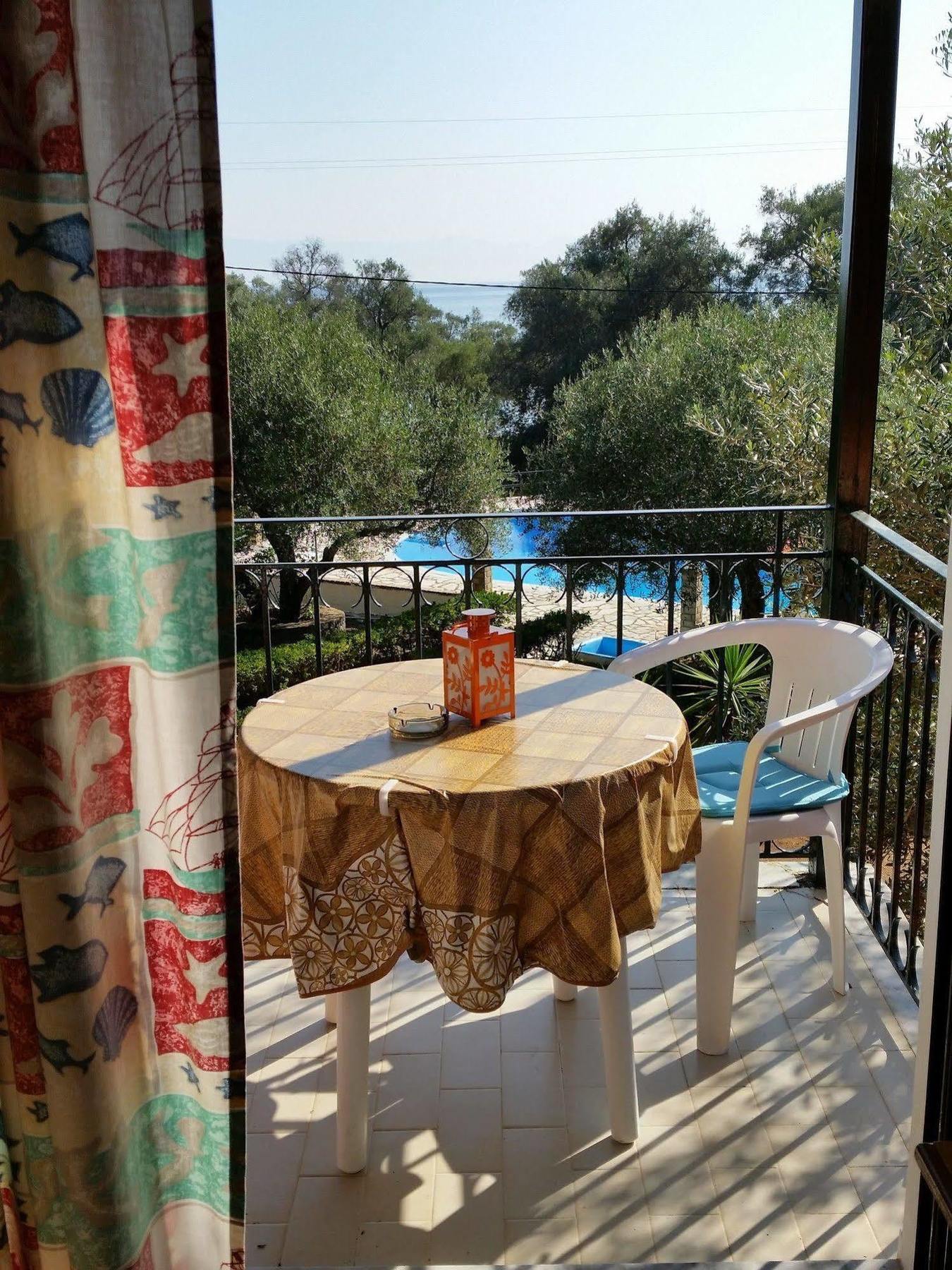 Sofia Apartments Μπούκαρι Εξωτερικό φωτογραφία