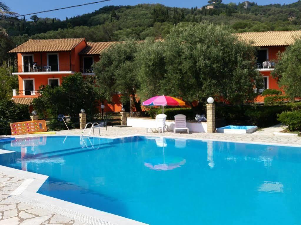 Sofia Apartments Μπούκαρι Εξωτερικό φωτογραφία