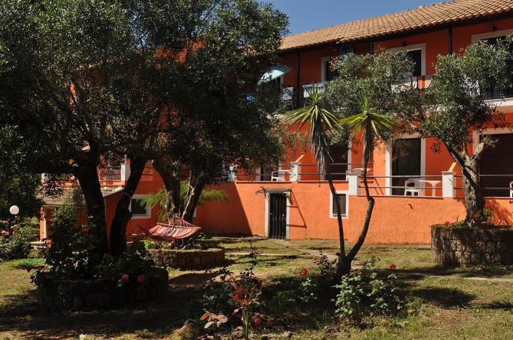 Sofia Apartments Μπούκαρι Εξωτερικό φωτογραφία